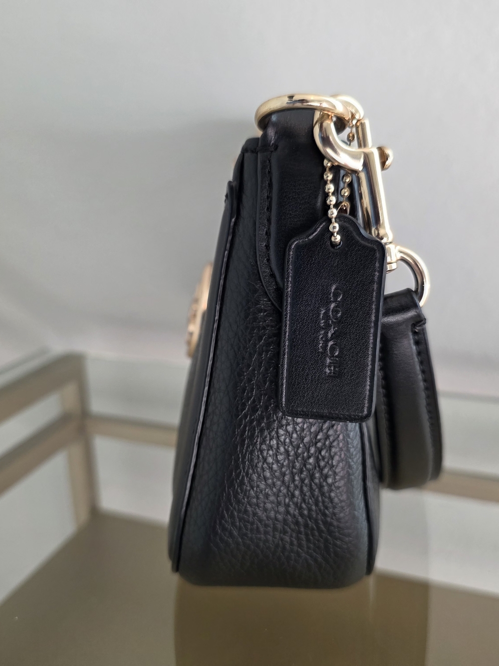 Coach Black Leather Shoulder Bag with Gold Horse & Carriage Logo - Picture 2 of 8